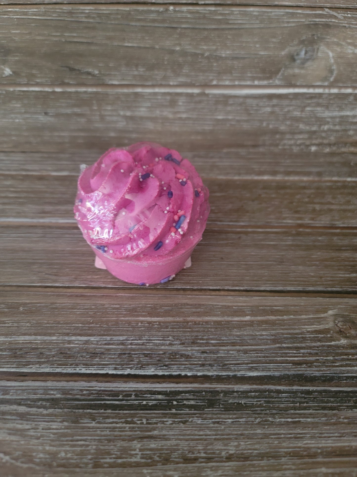 Black Raspberry Vanilla Cupcake Bath Bomb-5oz
