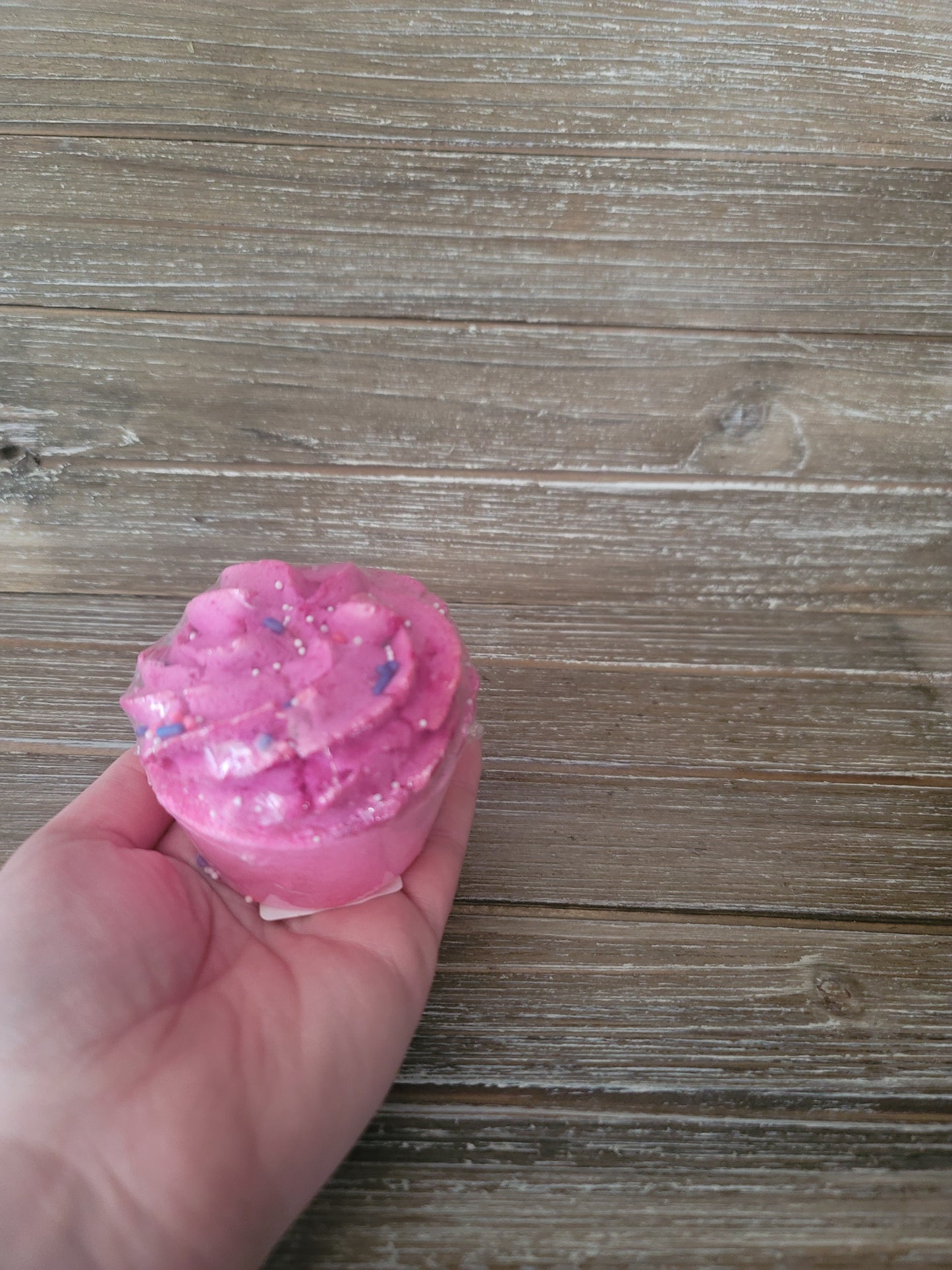 Black Raspberry Vanilla Cupcake Bath Bomb-5oz