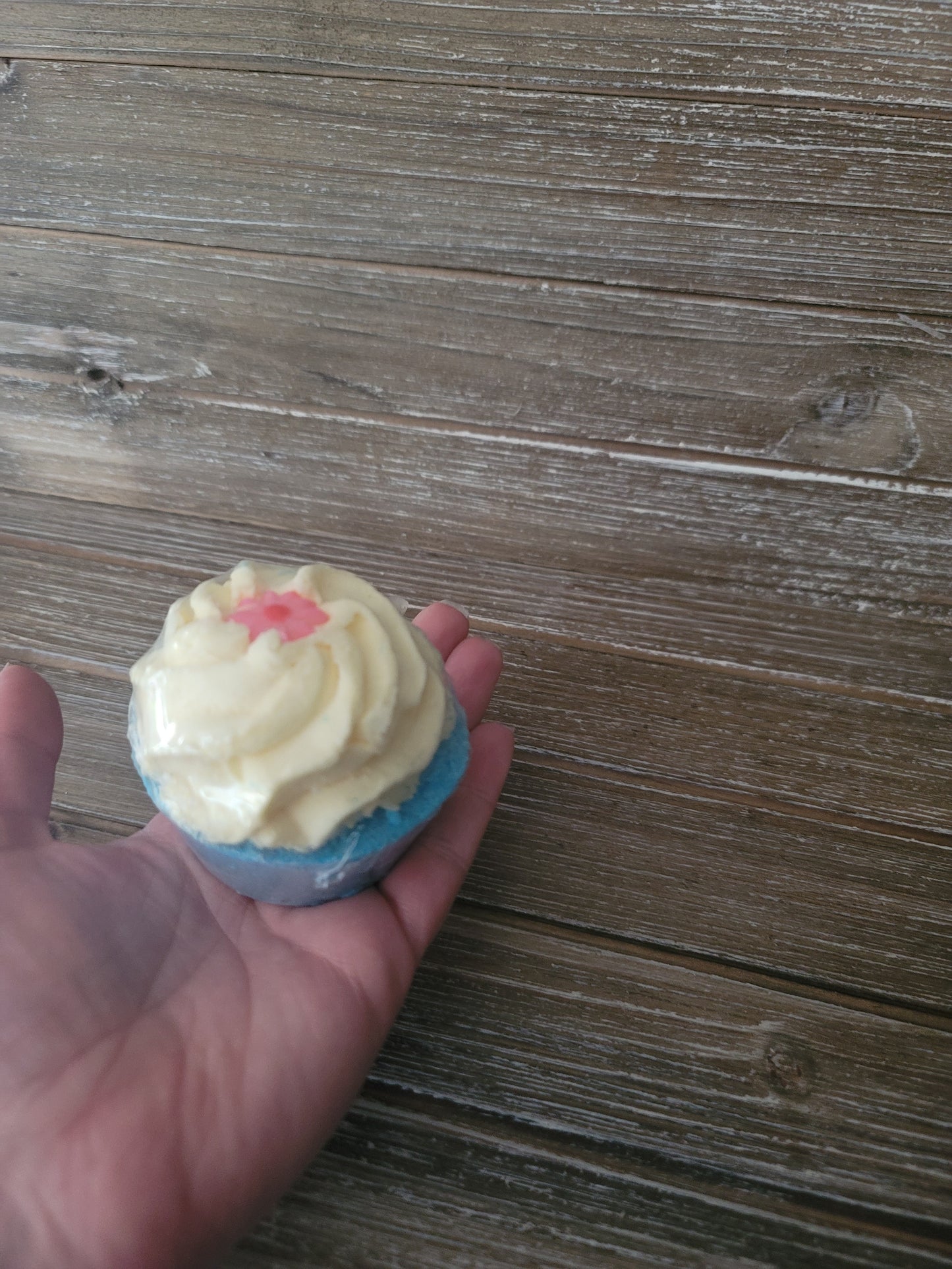 Beach Coconut Cupcake Bath Bomb- 5oz