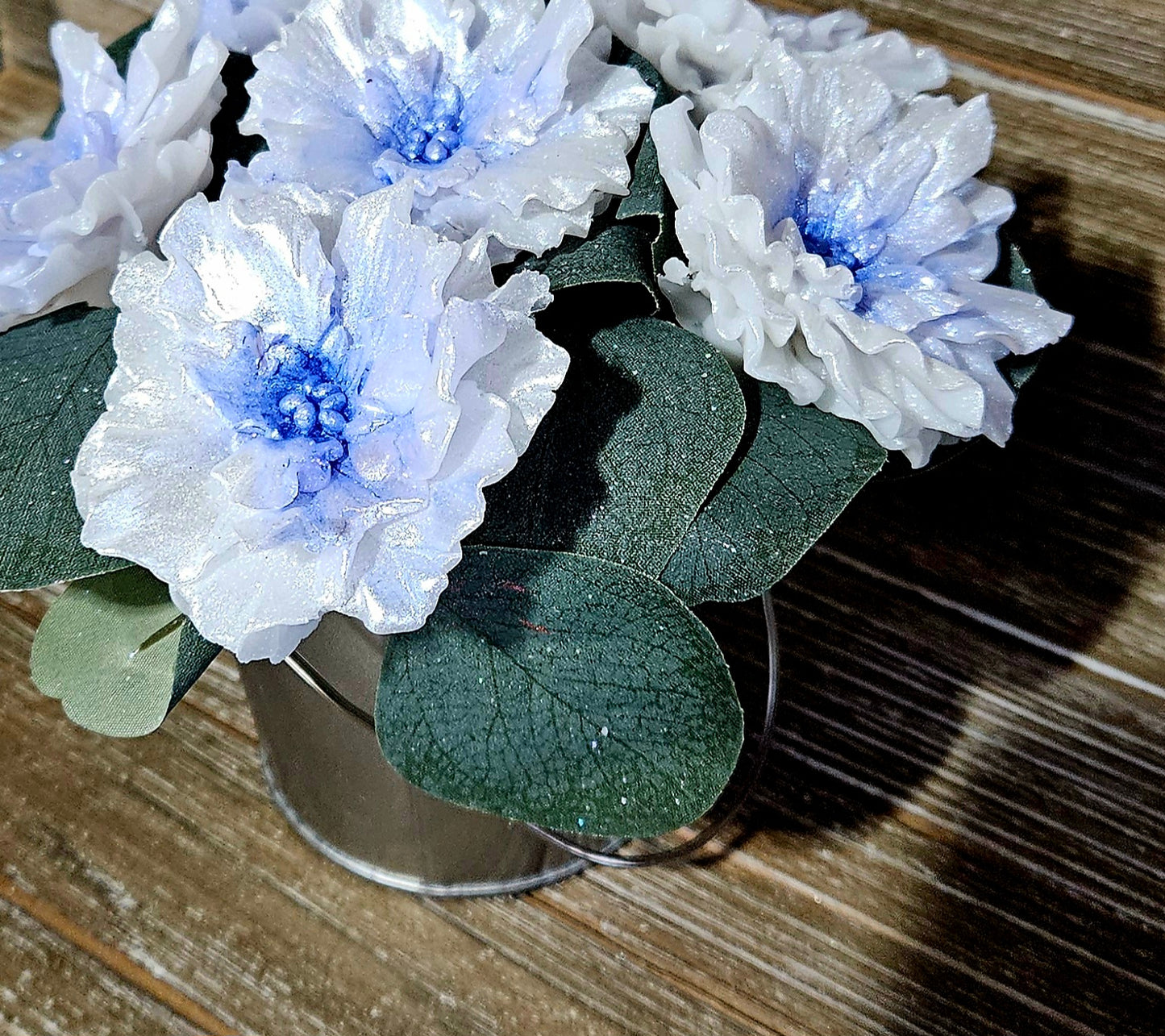 African Violet Soap Bouquet, 6 Count White