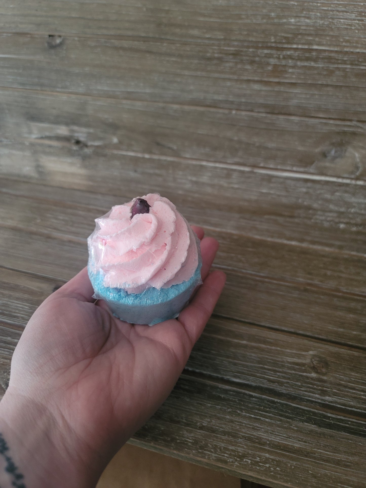 Madly in Love Cupcake Bath Bomb - 5oz