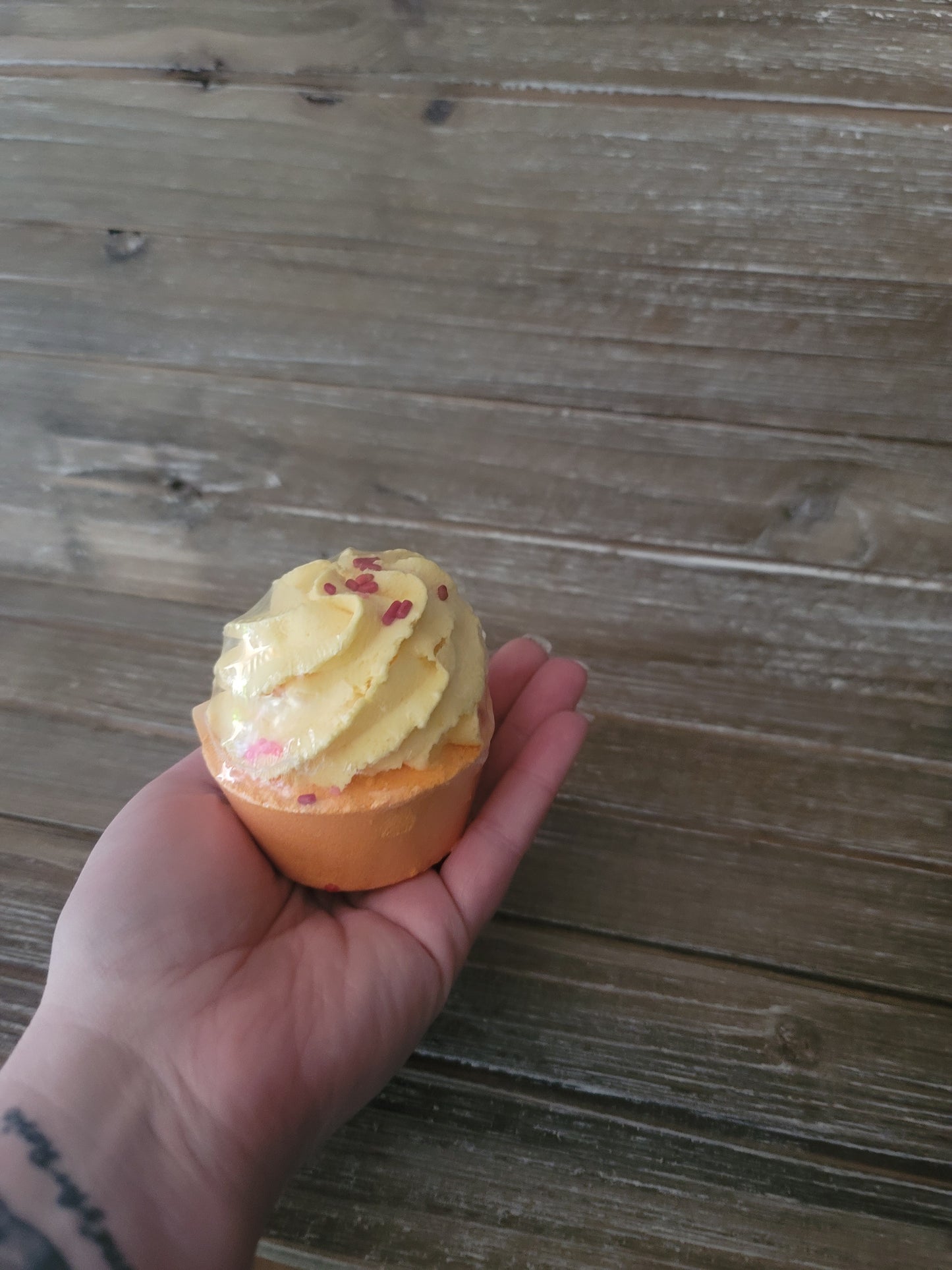 Bahama Mama Cupcake Bath Bomb- 5oz