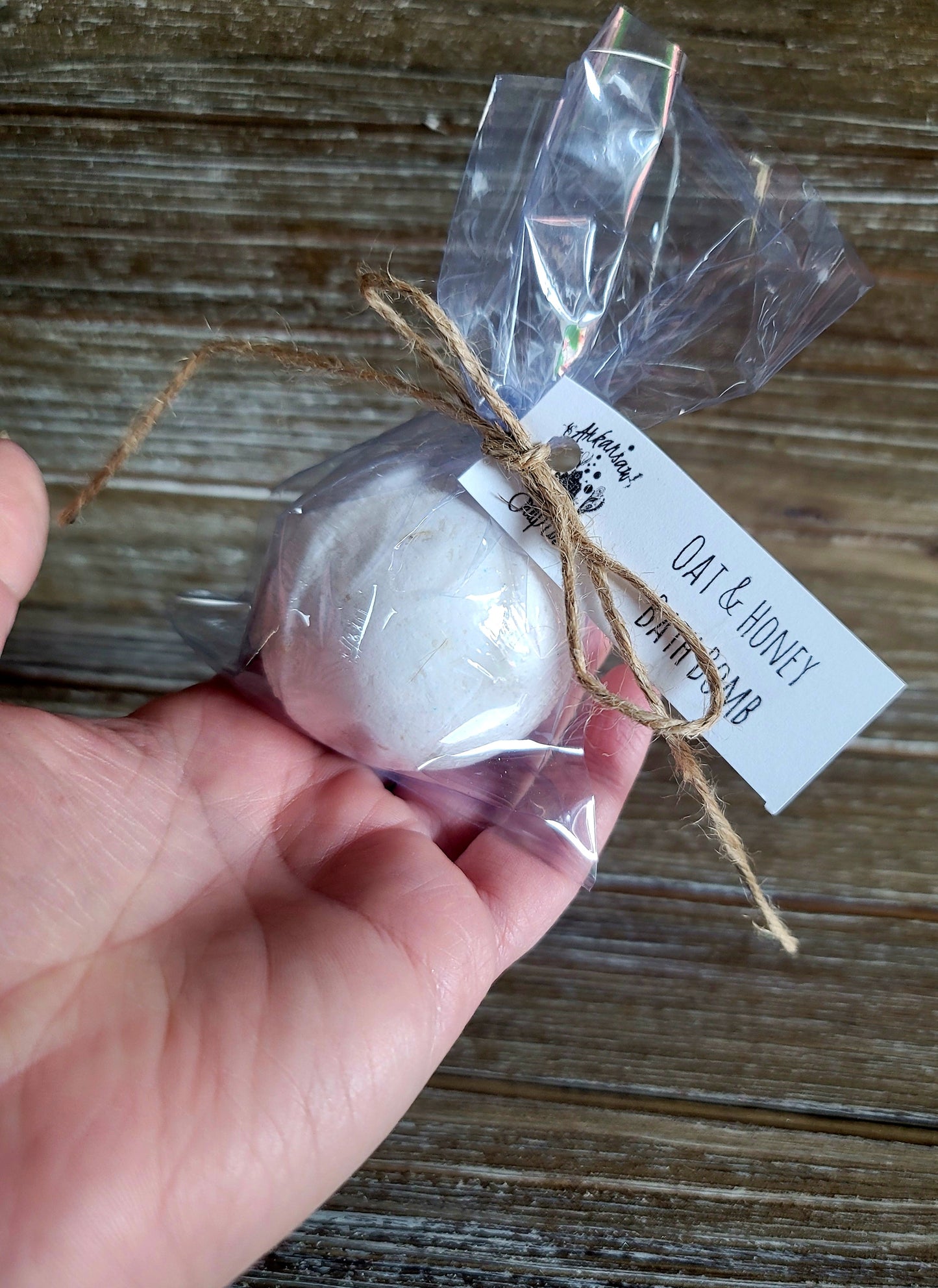 Oat and Honey Bath Bomb-3oz