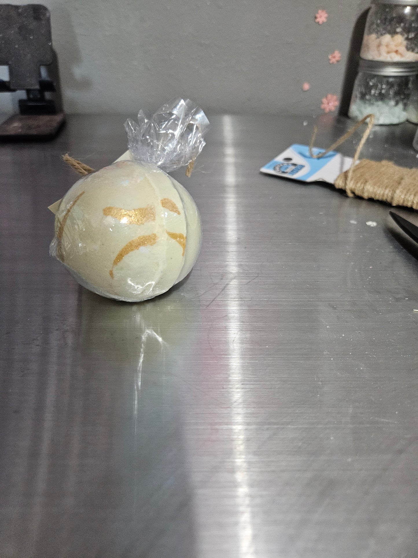 Oats And Honey Bath Bomb 5oz